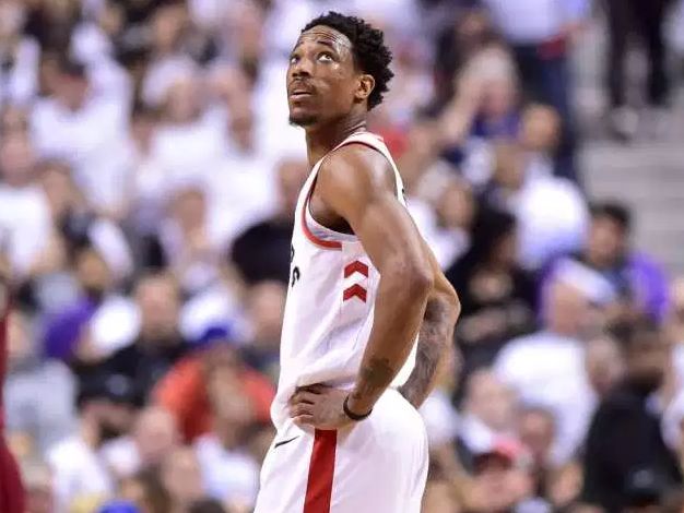 队显得力不 队显得力不