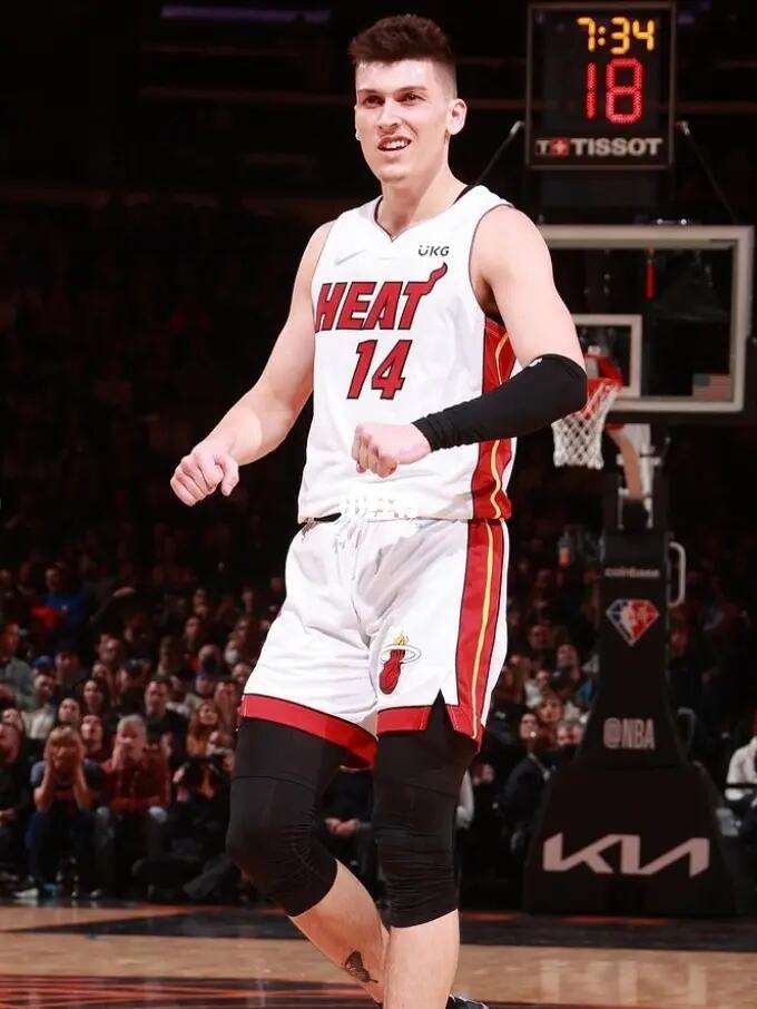 双重嘲讽 双重嘲讽