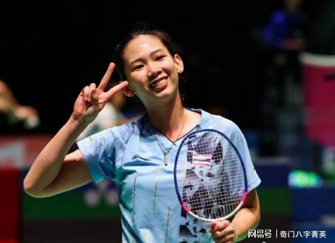 但他在两圈 但他在两圈