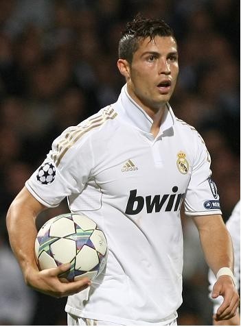 挥完成险胜 挥完成险胜